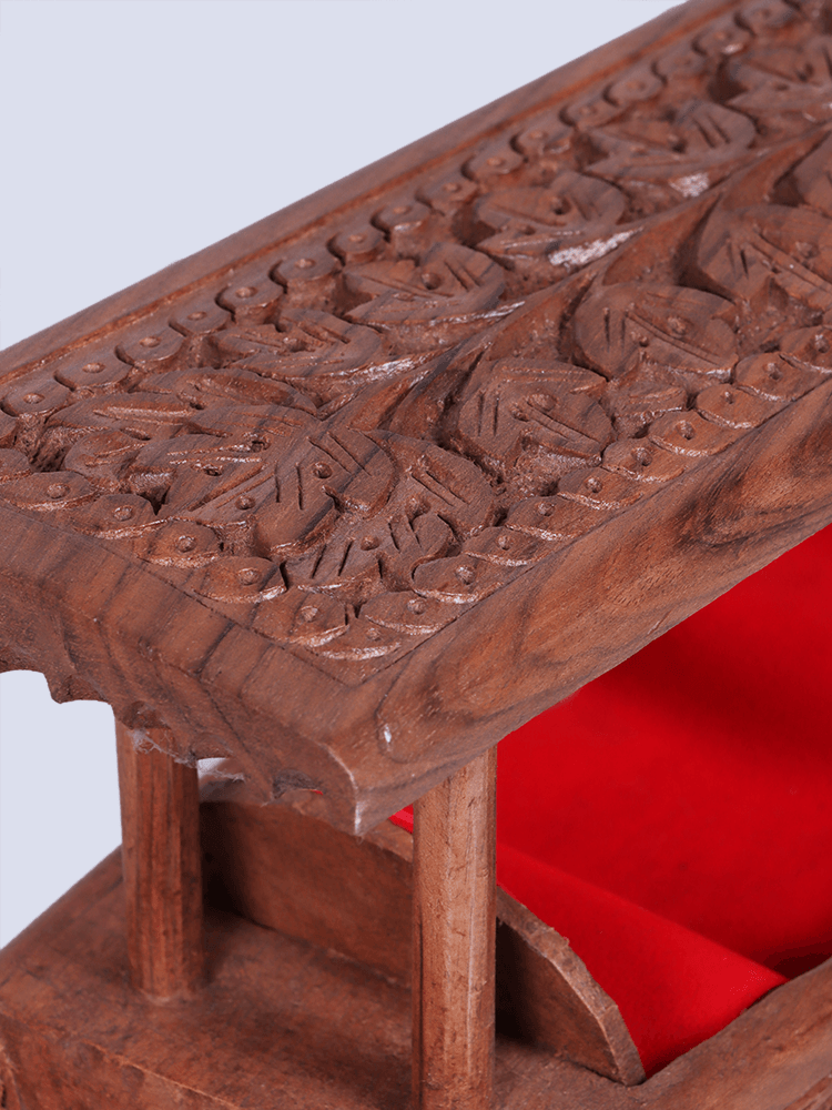 Ride In Carved Walnut Wood Shikara - Shopping in Kashmir