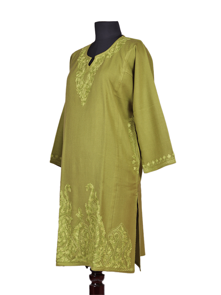 Shanaz-e-Nazakat: Raizkar self Aari Embriodery pheran - Shopping in Kashmir