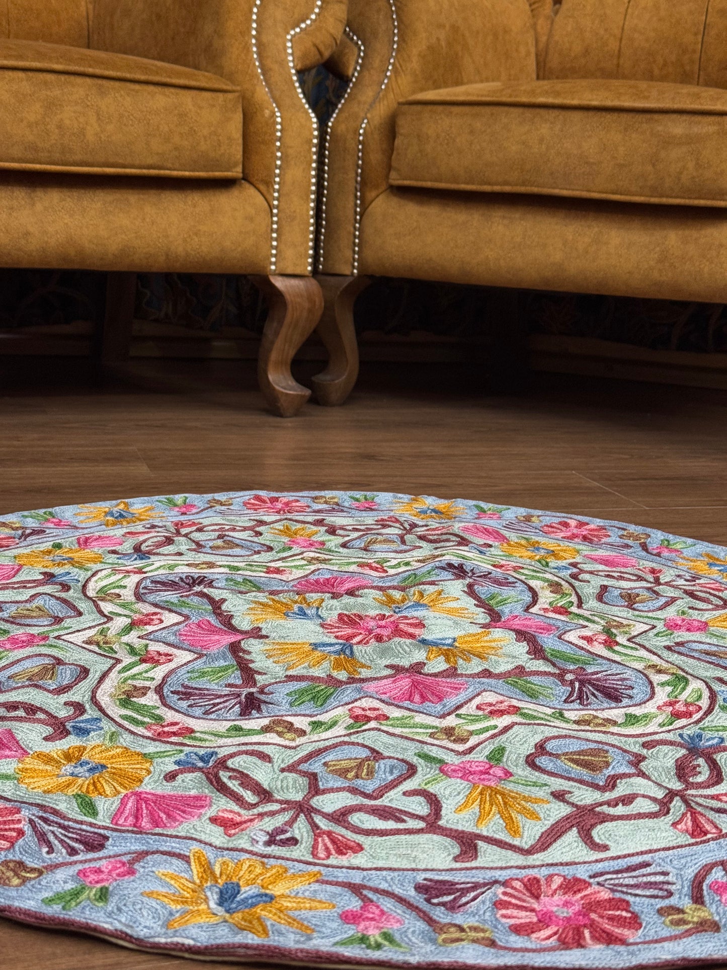 Round Machine Made Chainstitch Silk Embroidery Rug - Shopping in Kashmir