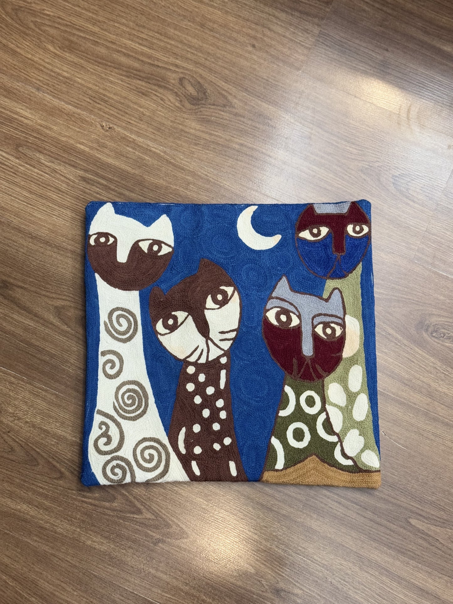 Cat Design Handmade Chainstitch Cushion Cover (Set of Two) - Shopping in Kashmir