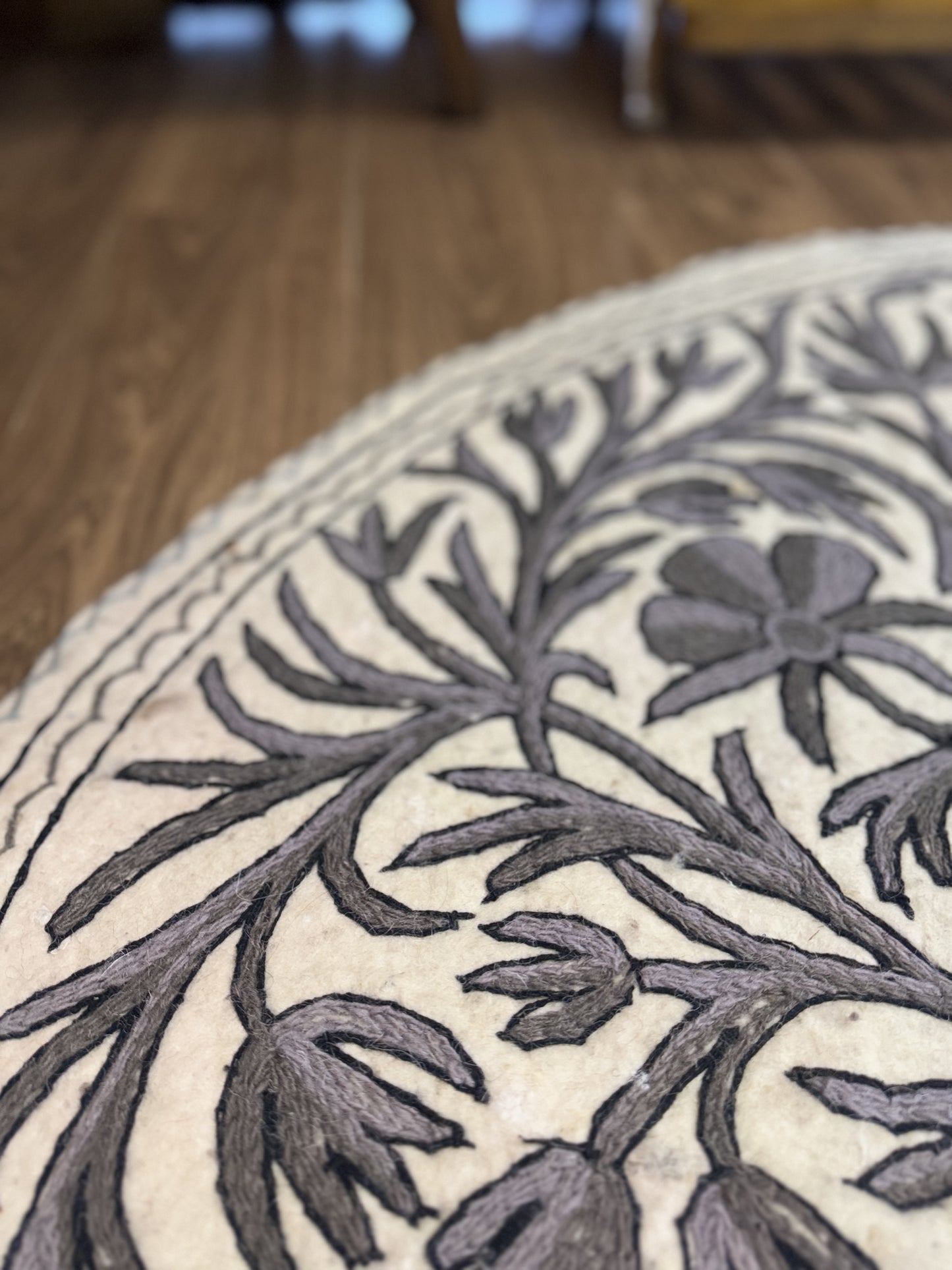 Tree Design Round Woolen Namda - Shopping in Kashmir