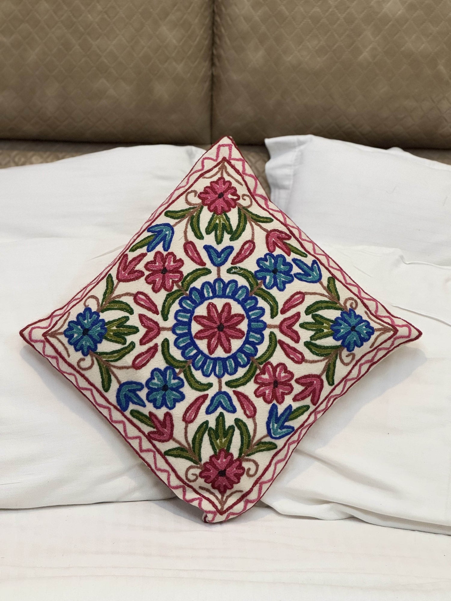 Cushion Cover - Shopping in Kashmir