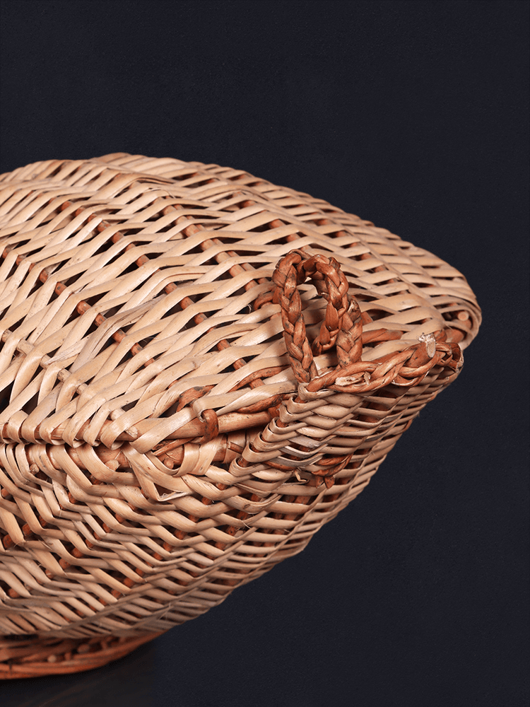 Shaakh Kashmiri Willow Lidded Duck Basket - Shopping in Kashmir