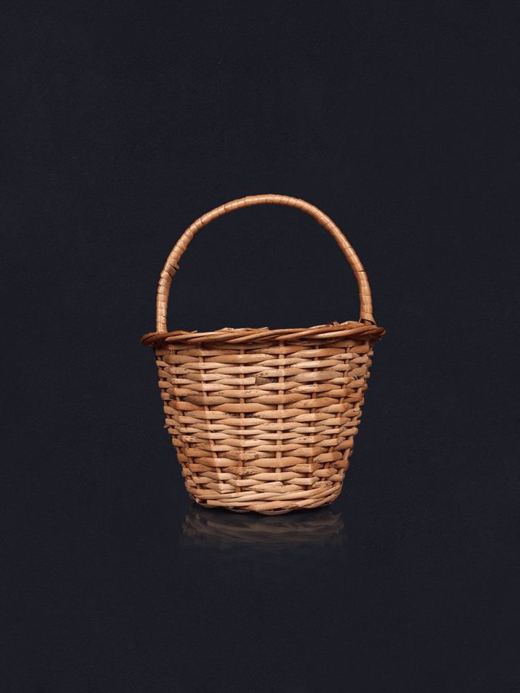 Shaakh Classic Kashmiri Willow Carry Basket - Shopping in Kashmir