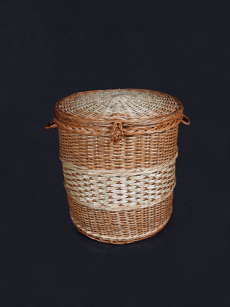 Shaakh Kashmiri Handwoven Willow Laundry Basket With Lid - Shopping in Kashmir