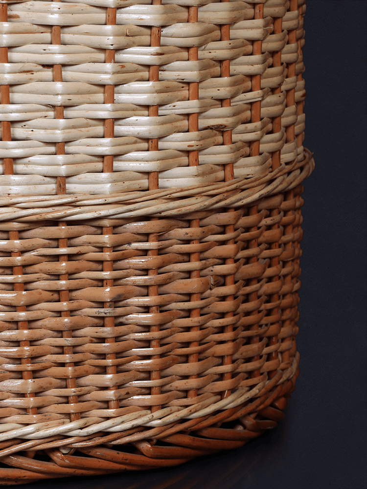 Shaakh Kashmiri Handwoven Willow Laundry Basket With Lid - Shopping in Kashmir