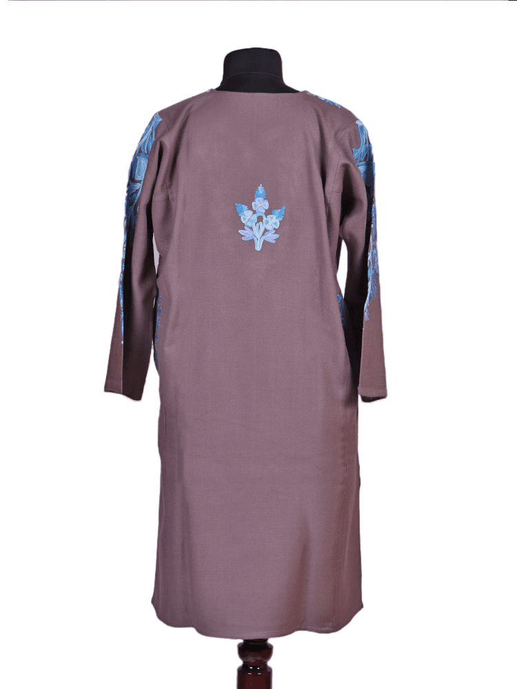 Sumbul-e-asmaan: poshkaar Aari Embriodery pheran - Shopping in Kashmir