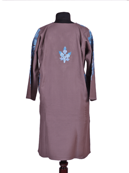 Sumbul-e-asmaan: poshkaar Aari Embriodery pheran - Shopping in Kashmir
