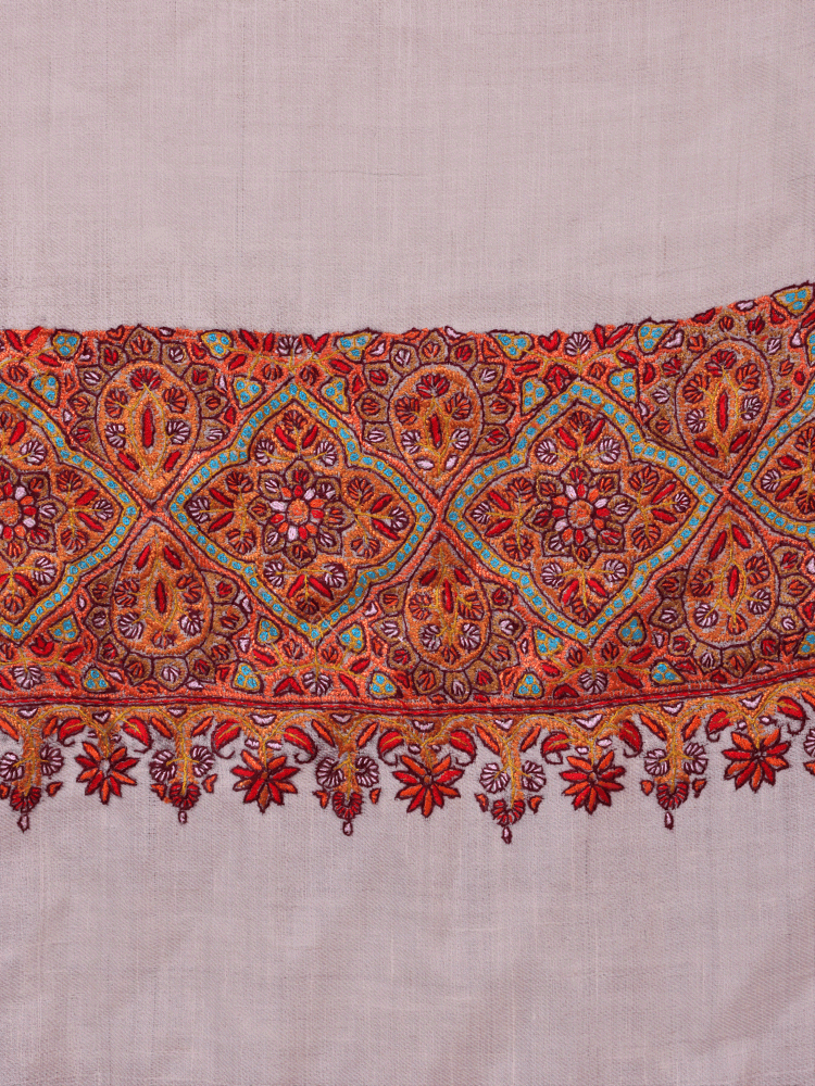 White Base Dordar Work Pashmina Shawl - Shopping in Kashmir