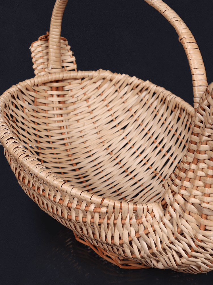 Shaakh Duck-Shaped Kashmiri Willow Basket - Shopping in Kashmir