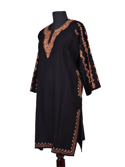 Raaz-e-Mah: raizkaar black Aari Embriodery pheran - Shopping in Kashmir
