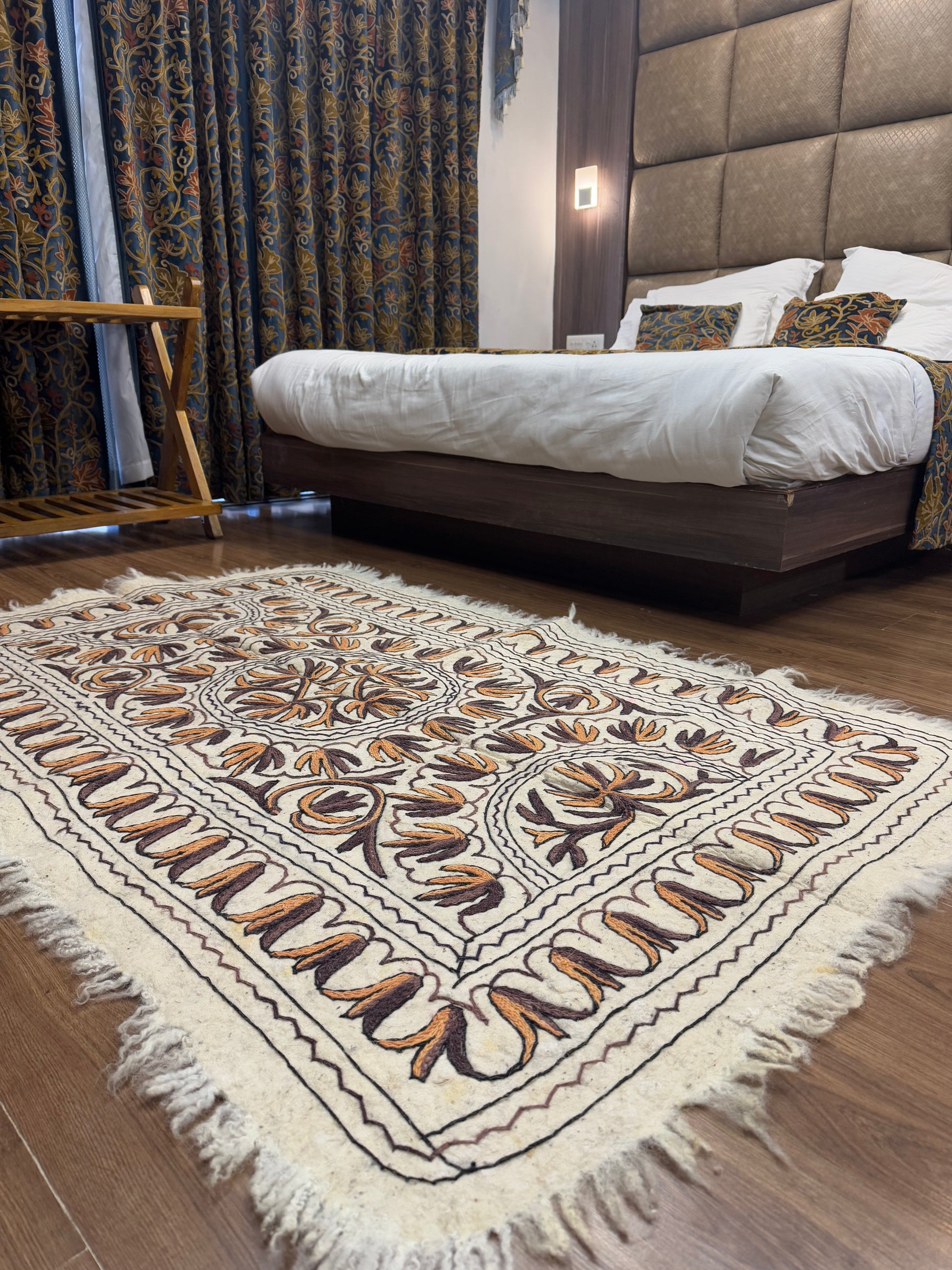 Sonhaeri Design Woolen Namda - Shopping in Kashmir