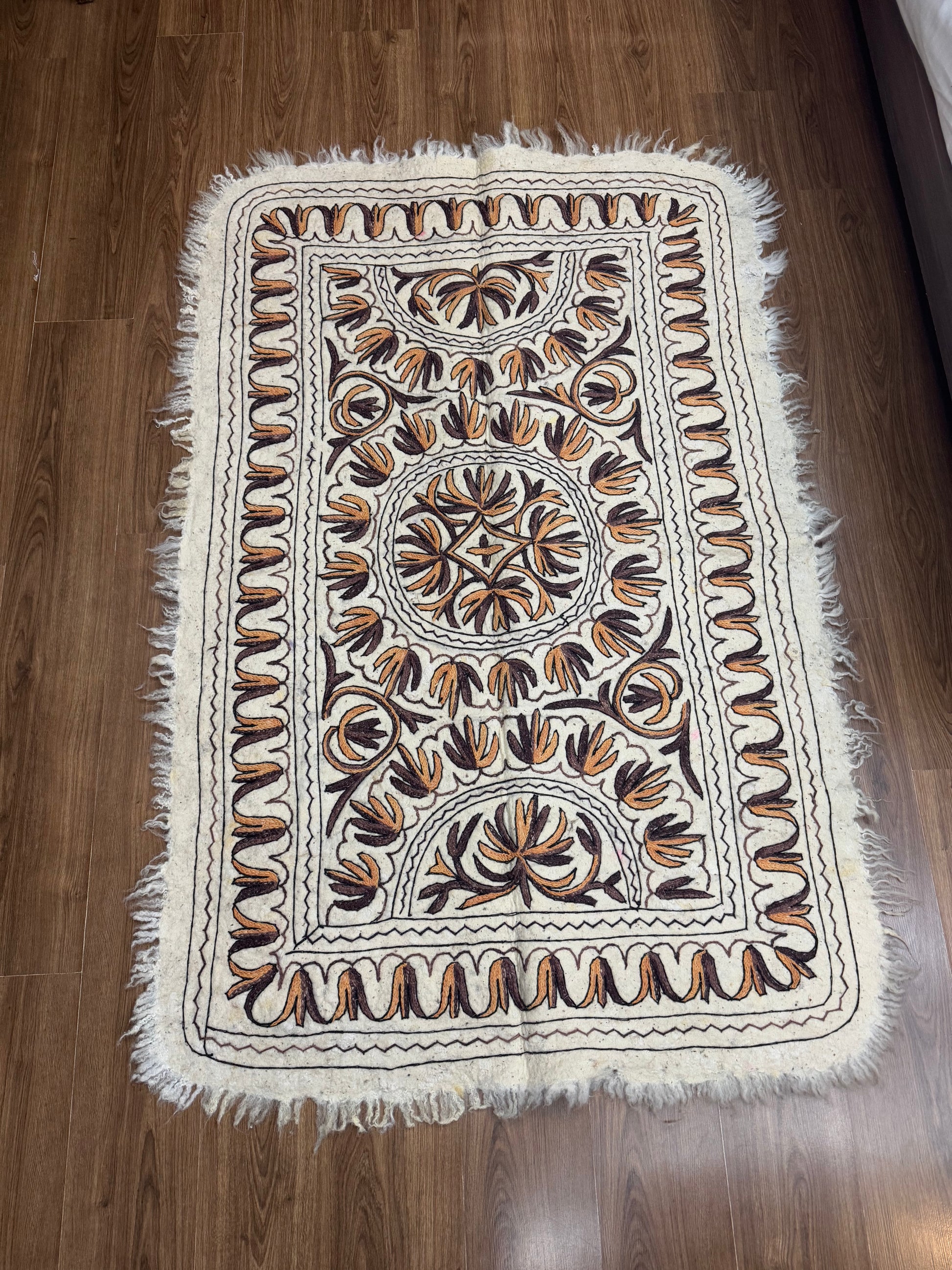 Sonhaeri Design Woolen Namda - Shopping in Kashmir