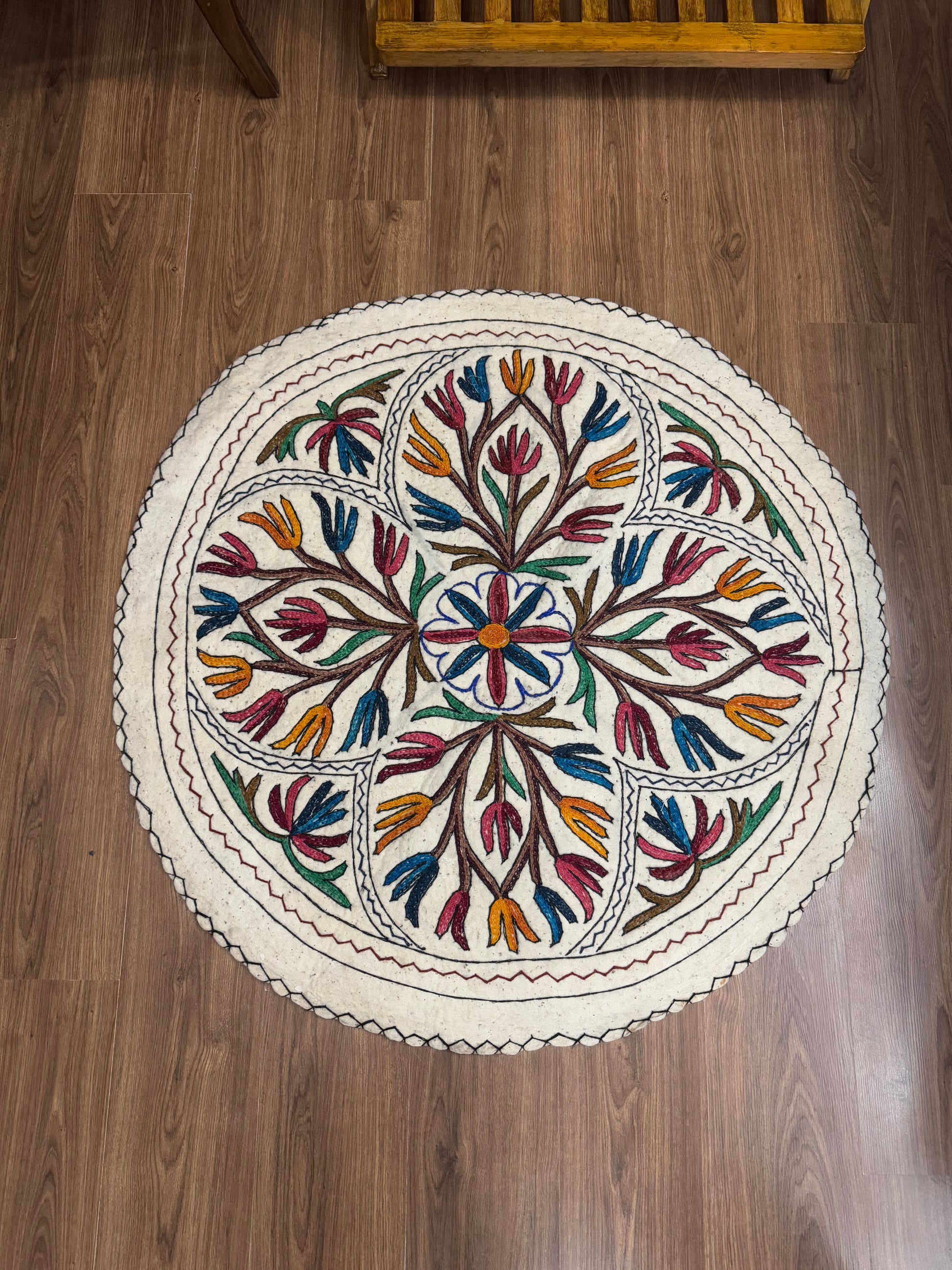 Floral Vine Design Round Woolen Namda - Shopping in Kashmir