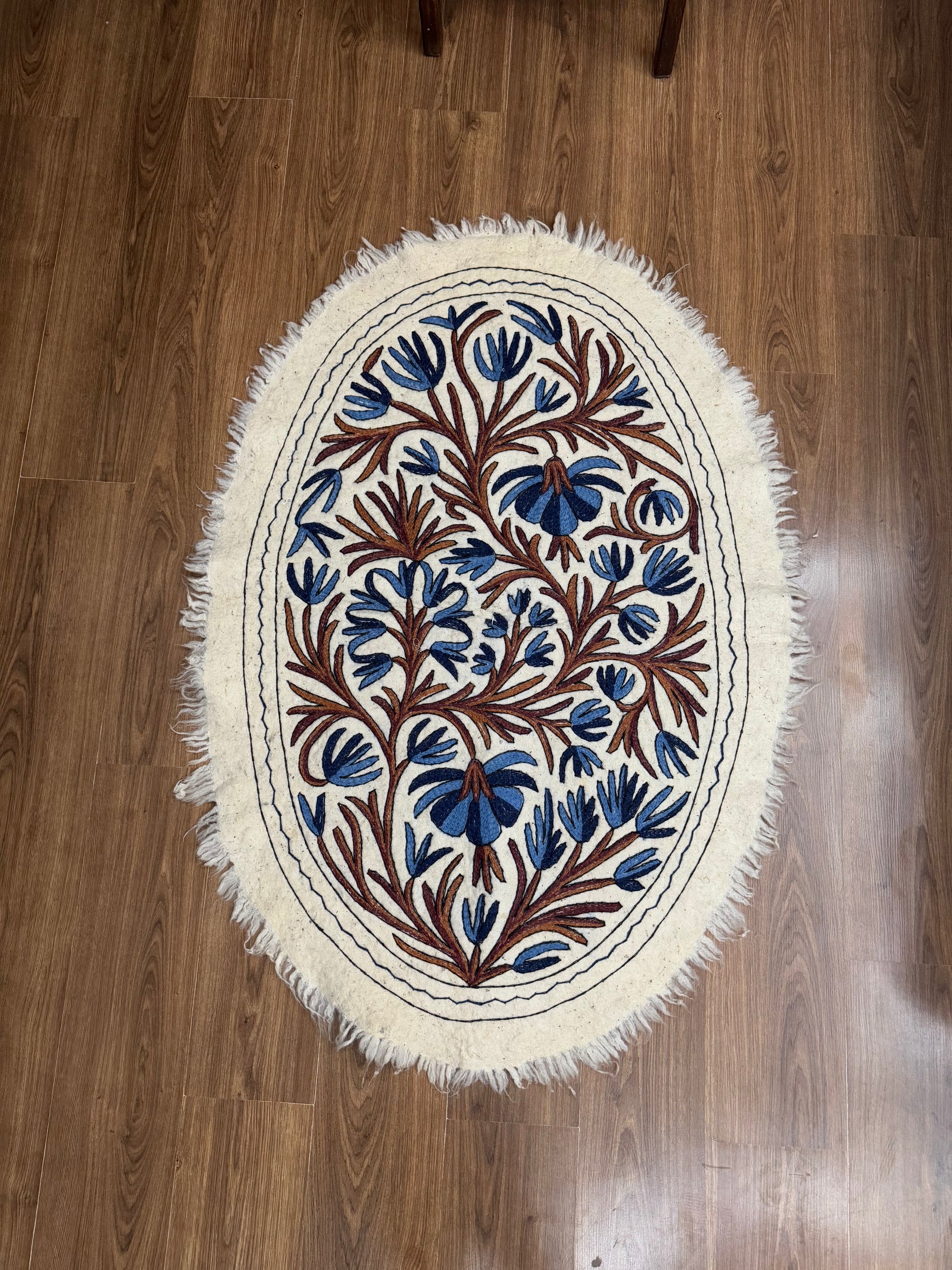 Tree Design Oval Woolen Namda - Shopping in Kashmir