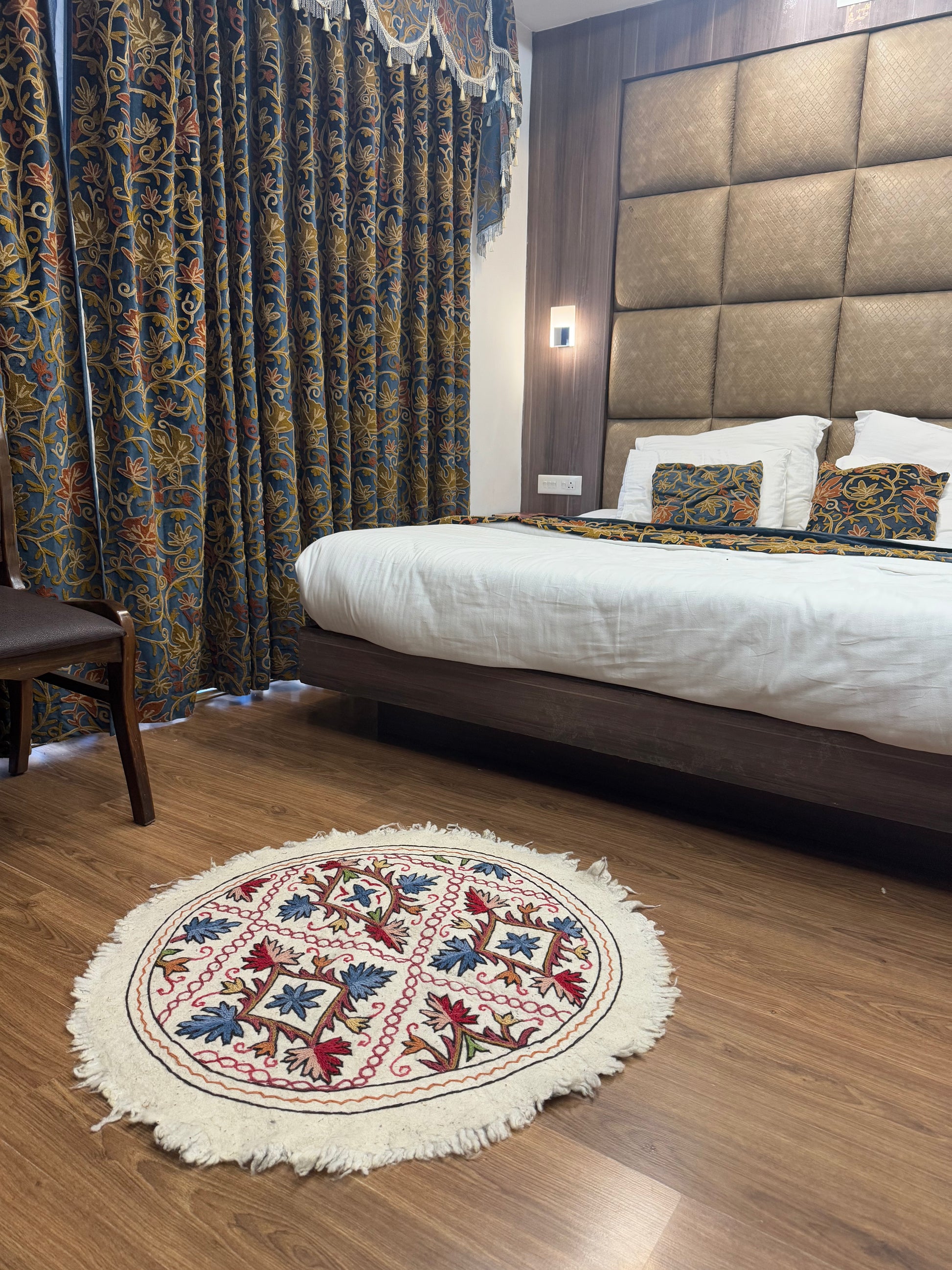 Chinar Design Round Woolen Namda - Shopping in Kashmir