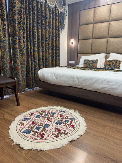Chinar Design Round Woolen Namda - Shopping in Kashmir
