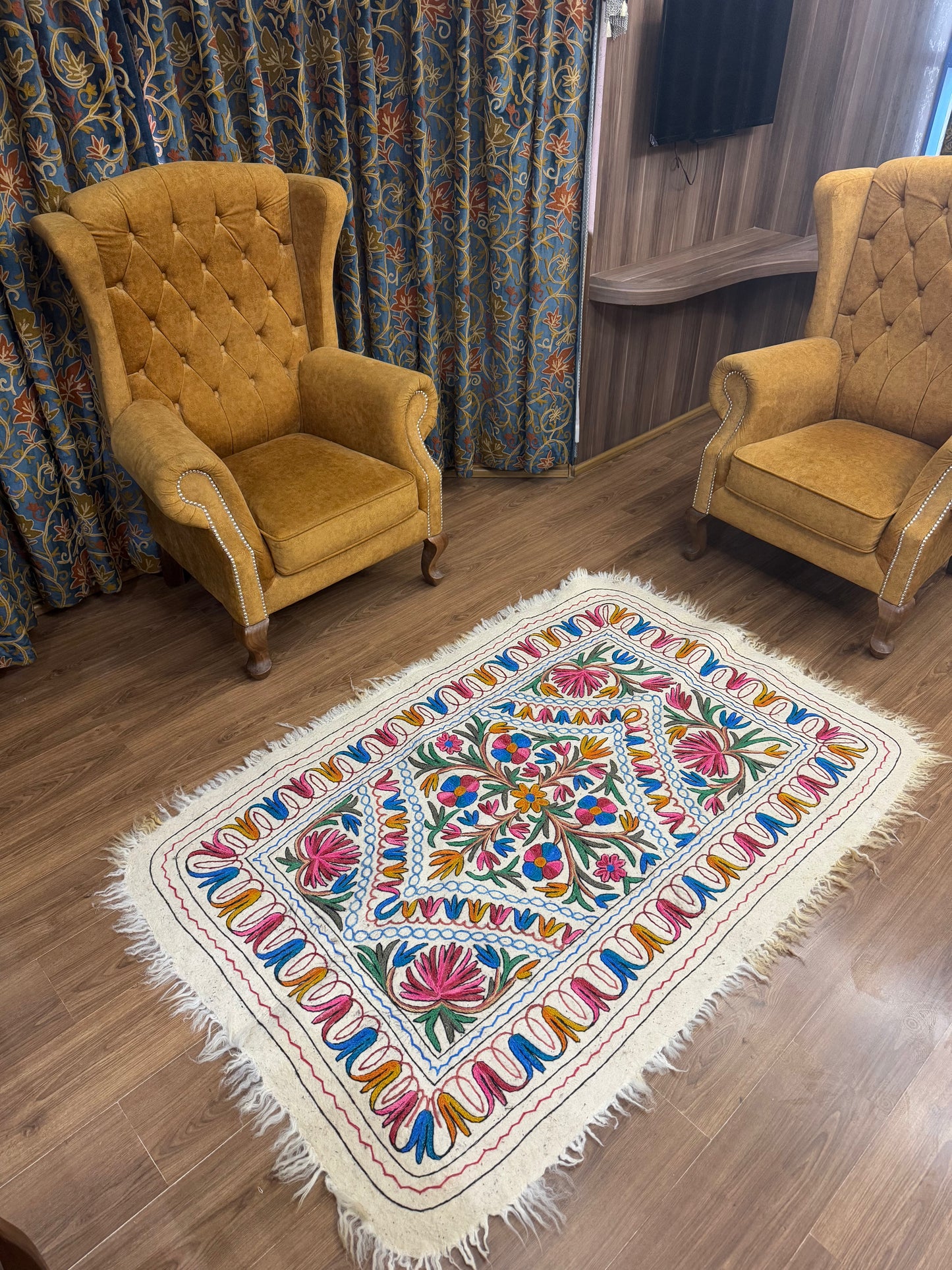 Finesse Poshkaar Design Woolen Namda - Shopping in Kashmir