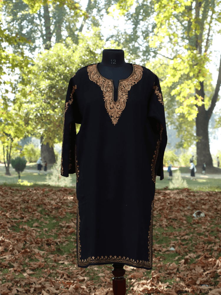 Raaz-e-Mah: raizkaar black Aari Embriodery pheran - Shopping in Kashmir