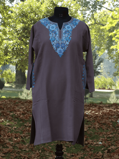 Sumbul-e-asmaan: poshkaar Aari Embriodery pheran - Shopping in Kashmir
