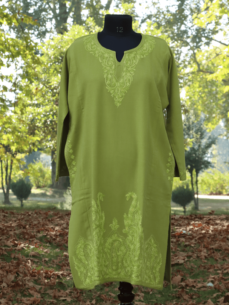 Shanaz-e-Nazakat: Raizkar self Aari Embriodery pheran - Shopping in Kashmir