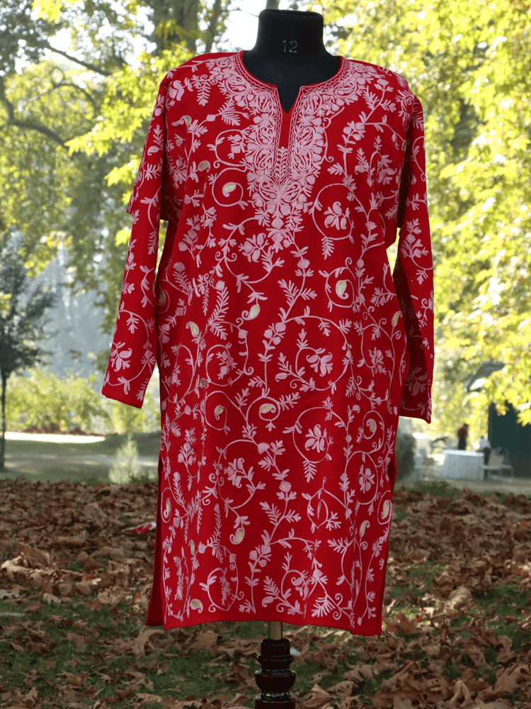 Gulnaar-e-Hunar: Raizkaar zari Aari Embriodery pheran - Shopping in Kashmir